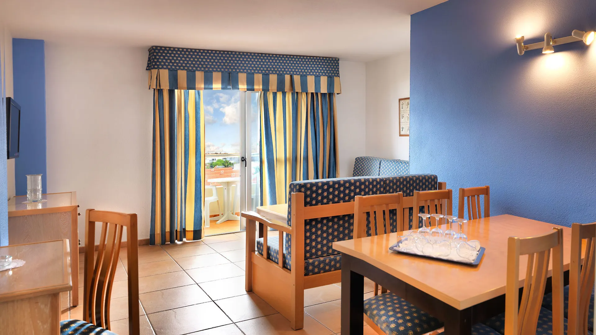 Apartamentos Oro Blanco Плая-де-лас-Америкас 2*,